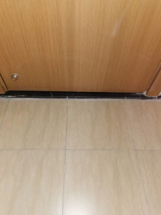滨江彼岸5栋门口收口完成