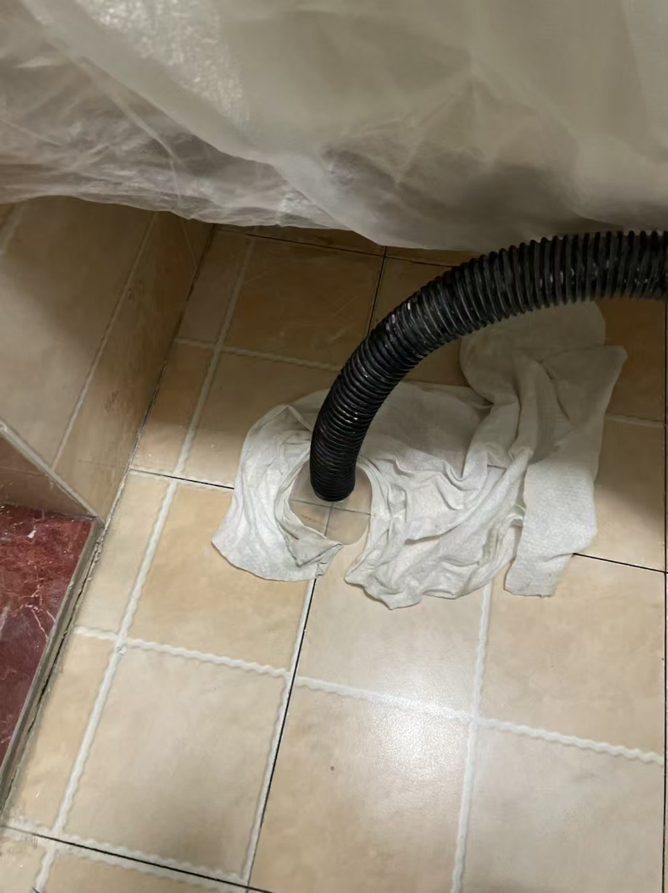 新都富力桃园切缝及砂灰层抽排积水