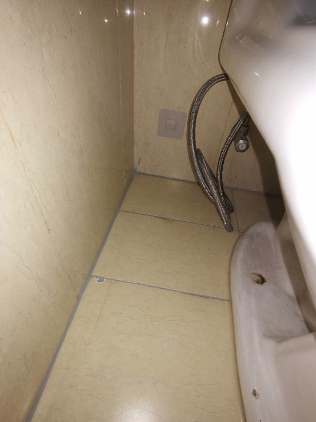 恒大帝景重新填缝和收口