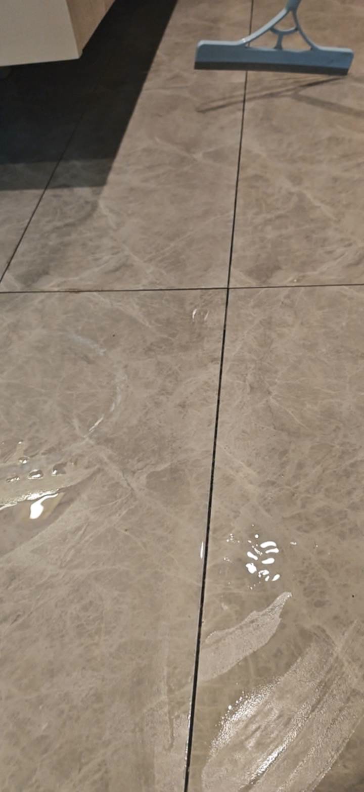 滨江樾府：清缝后地面