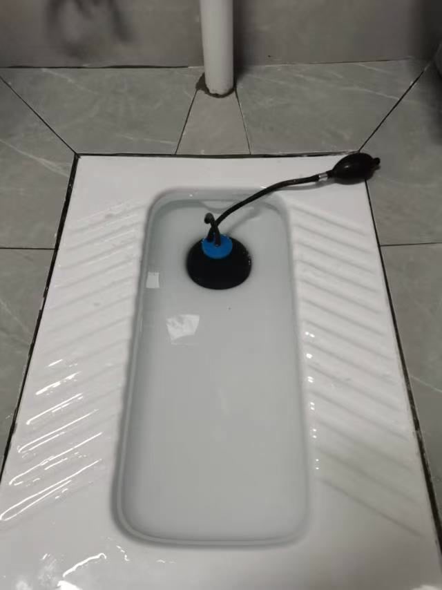 锦南苑南区三期蹲便器周边检查