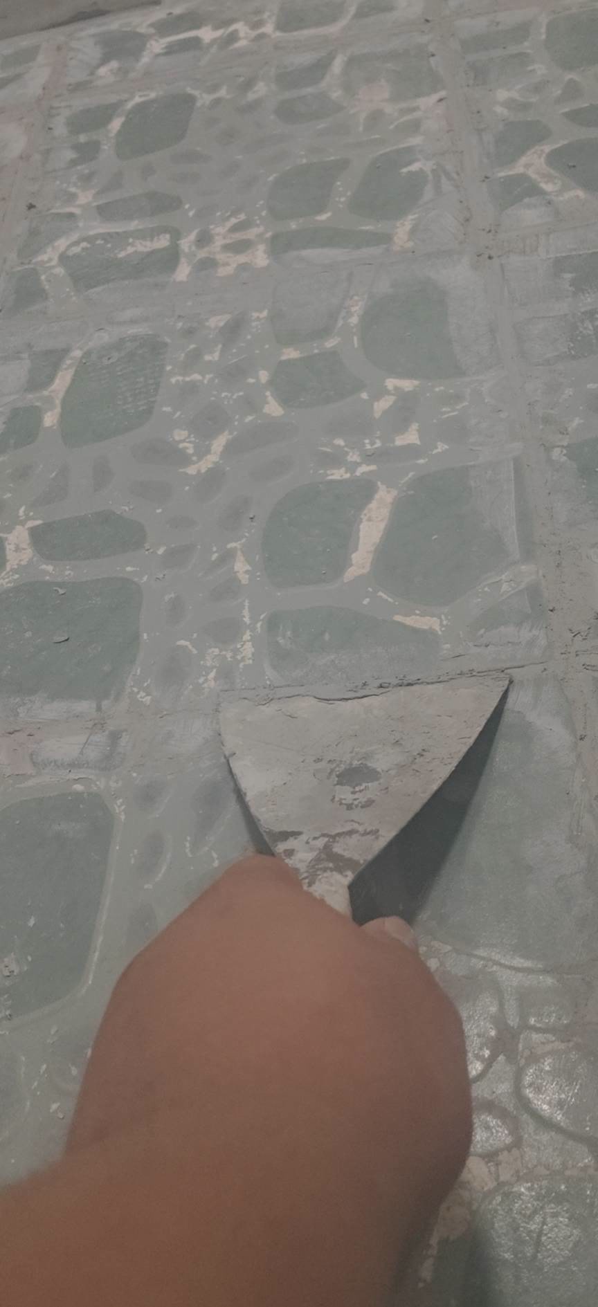 海滨西区：地面填缝作业