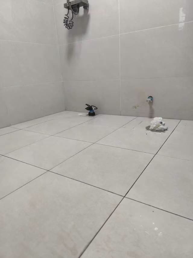金座维尼谷瓷砖缝切缝及抽排积水