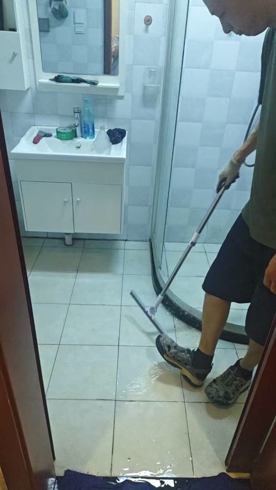 两江国际二期免砸砖防水处理