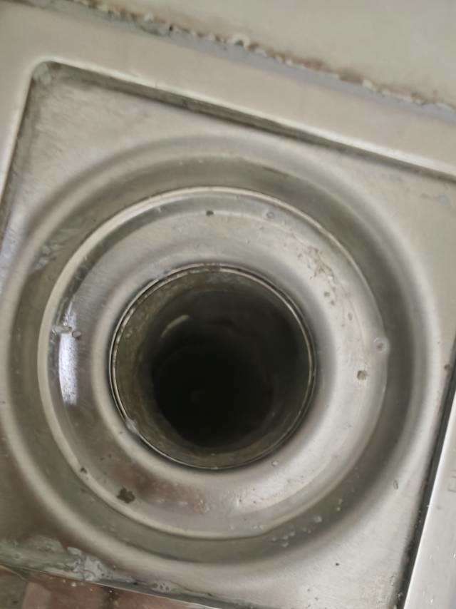 万科金色领域:地漏衔接处理后