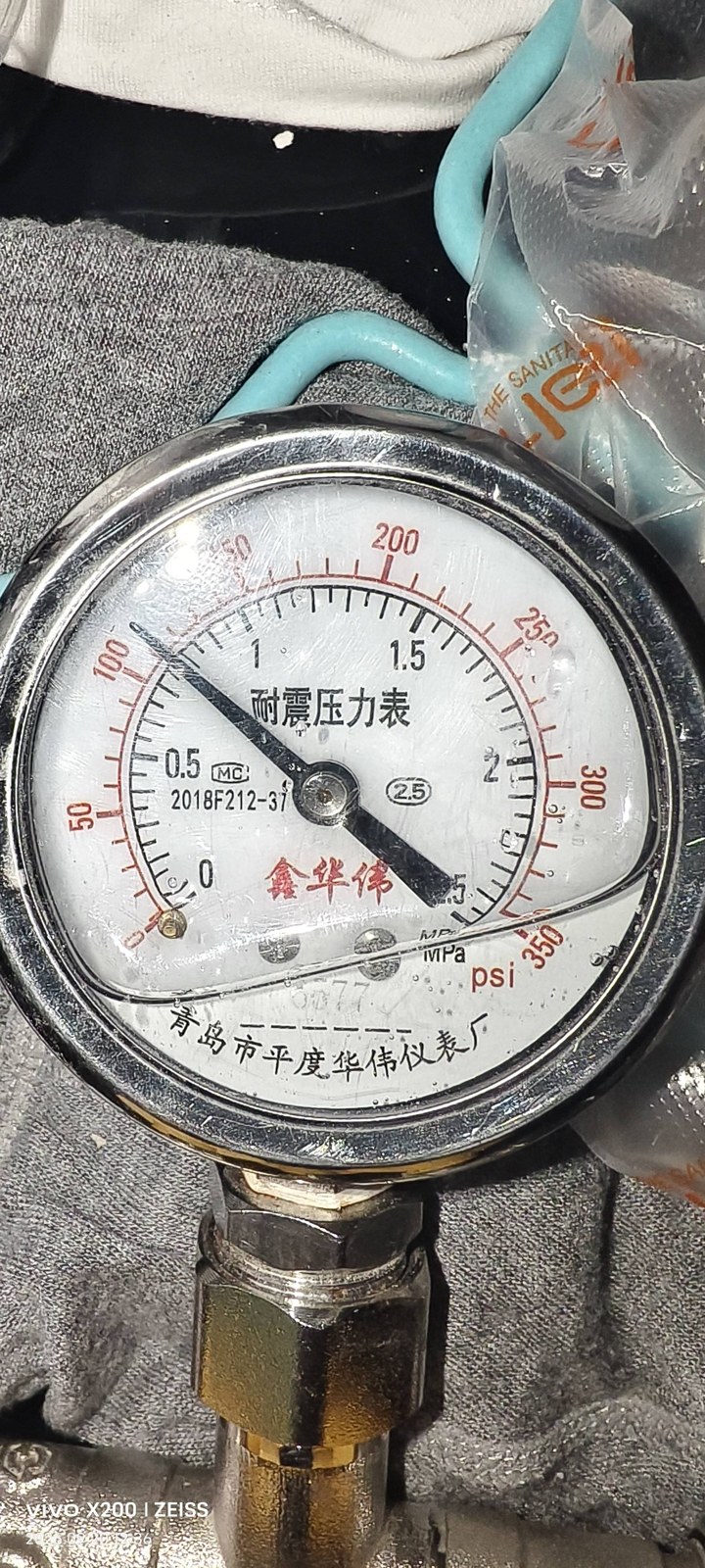 成都双流区 打压现场:压力表及连接