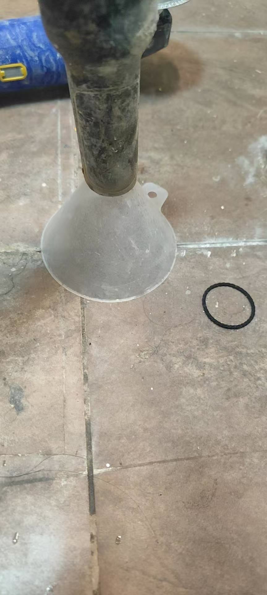 天朗锦邸砂灰层吸水