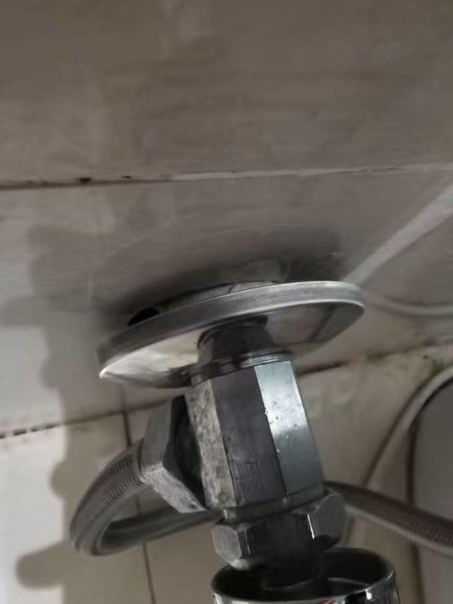 万科五龙山翡翠郡出水口检查