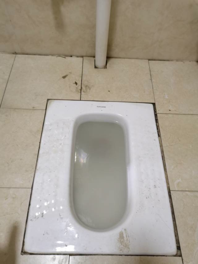 望江小区蹲便器周边检查