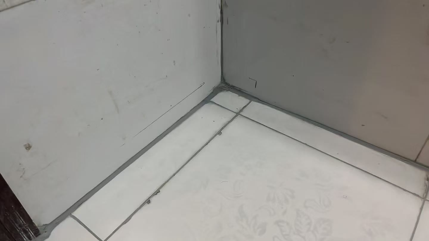 望江锦苑地面重新填缝