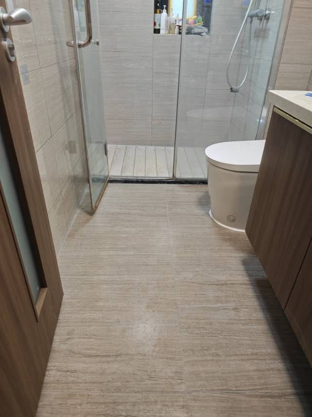 武侯区卫生间维修:防水施工后步骤留档:卫生间地面与节点状态