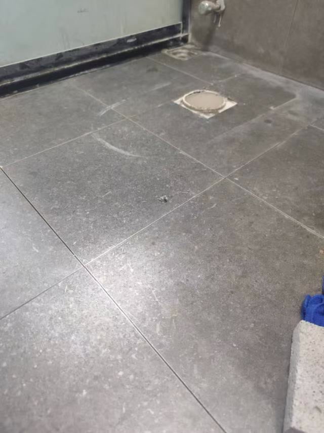 新里桃溪瓷砖缝切缝处理